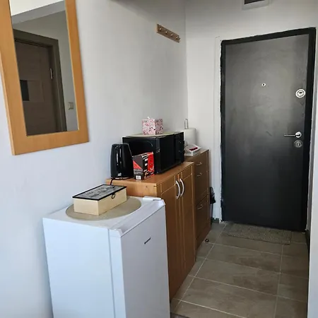 Cozzy Tractoru Coressi Апартаменти *