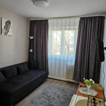 Apartamento Cozzy Tractoru Coressi Braşov