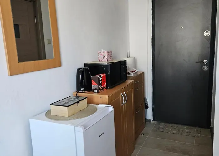 Cozzy Tractoru Coressi Appartement *