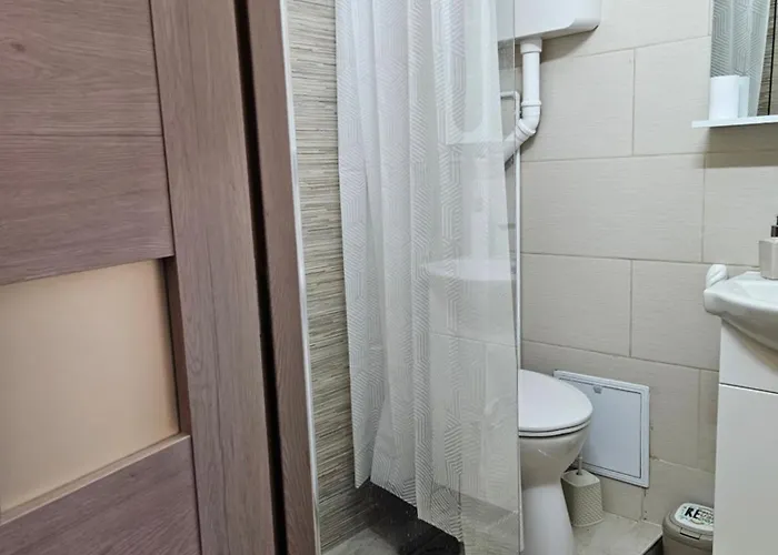 Cozzy Tractoru Coressi Braşov